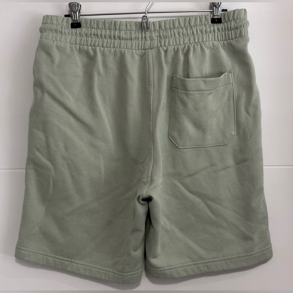 ✨New✨ H&M: Women’s Regular Fit Shorts- Size Medium - Picture 3 of 10
